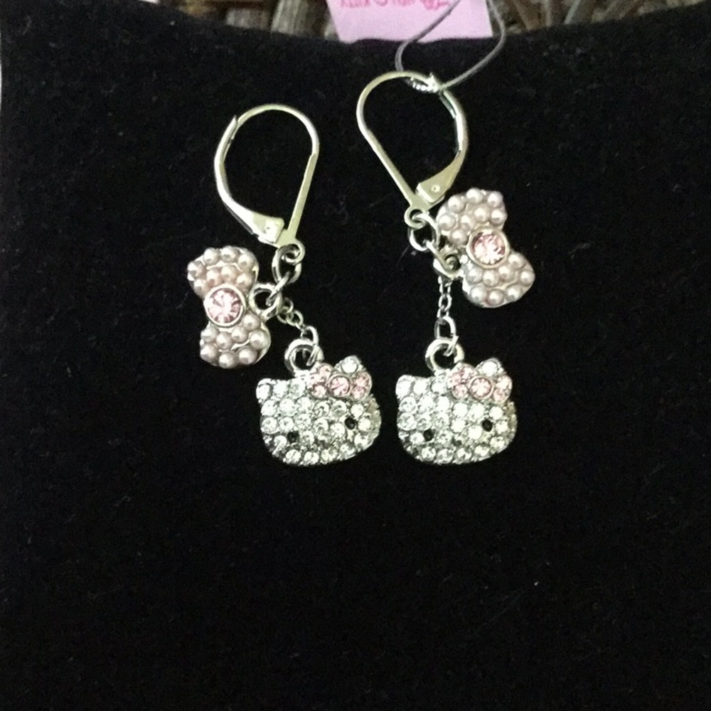 Hello Kitty earrings - Picture 3 of 5